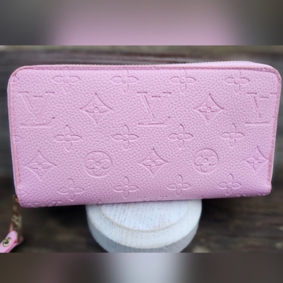 Monogram Pink Wallet - Picture 2 of 7